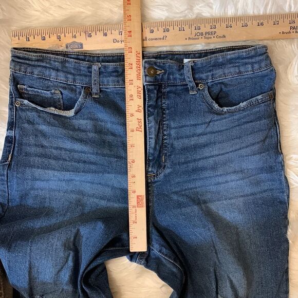 Sofia Jeans by Sofia Vergara size 12 Leslie Slim Straight cropped jeans - Picture 5 of 11